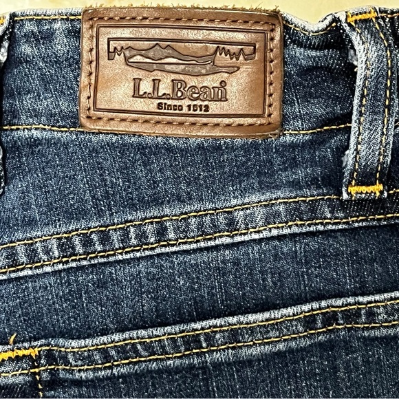 LL Bean Comfort Waist High Waist Mom Jeans Size 
10 - Picture 4 of 6